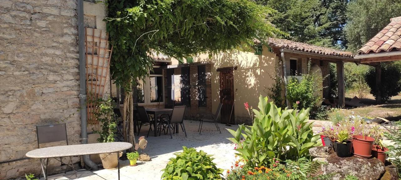 Domaine Les Garrigues Bed and Breakfast Puygaillard-de-Quercy Eksteriør billede